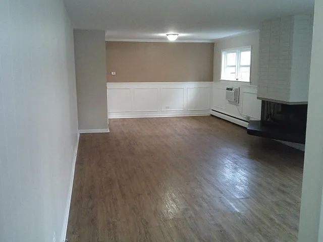 $319,999 | 2918 West 99th Place, Evergreen Park, IL 60805