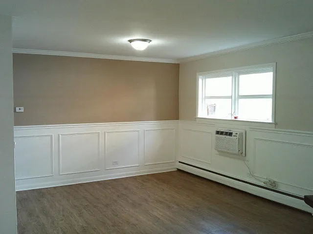 $319,999 | 2918 West 99th Place, Evergreen Park, IL 60805