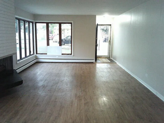 $319,999 | 2918 West 99th Place, Evergreen Park, IL 60805