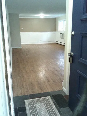 $319,999 | 2918 West 99th Place, Evergreen Park, IL 60805