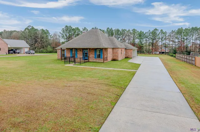 $545,555 | 12130 Cane Drive, St. Francisville, LA 70775