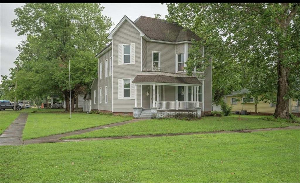 300 South Delaware Avenue Columbus, KS 66725 - Photo 1 of 16