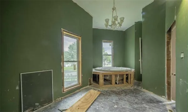 $85,000 | 300 South Delaware Avenue, Columbus, KS 66725