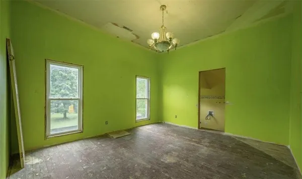 $85,000 | 300 South Delaware Avenue, Columbus, KS 66725