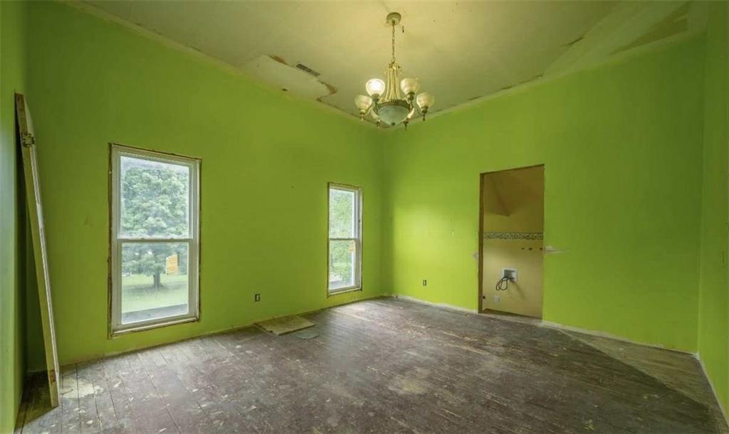 300 South Delaware Avenue Columbus, KS 66725 - Photo 13 of 16