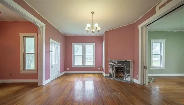 $85,000 | 300 South Delaware Avenue, Columbus, KS 66725