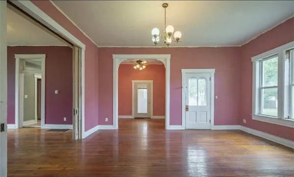 $85,000 | 300 South Delaware Avenue, Columbus, KS 66725