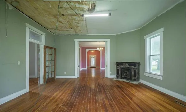 $85,000 | 300 South Delaware Avenue, Columbus, KS 66725
