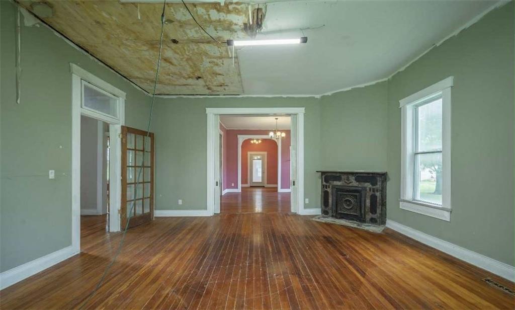 300 South Delaware Avenue Columbus, KS 66725 - Photo 9 of 16