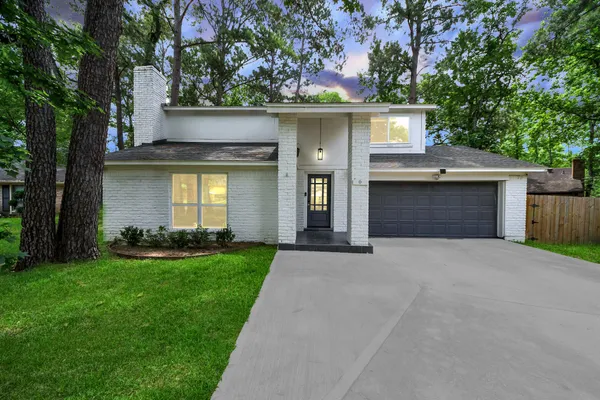$419,000 | 6 Yewleaf Court, The Woodlands, TX 77381