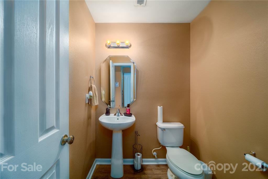 5511 Keener Ridge Road, Unit 70 Charlotte, NC 28216 - Photo 20 of 47 Gallery Image 20