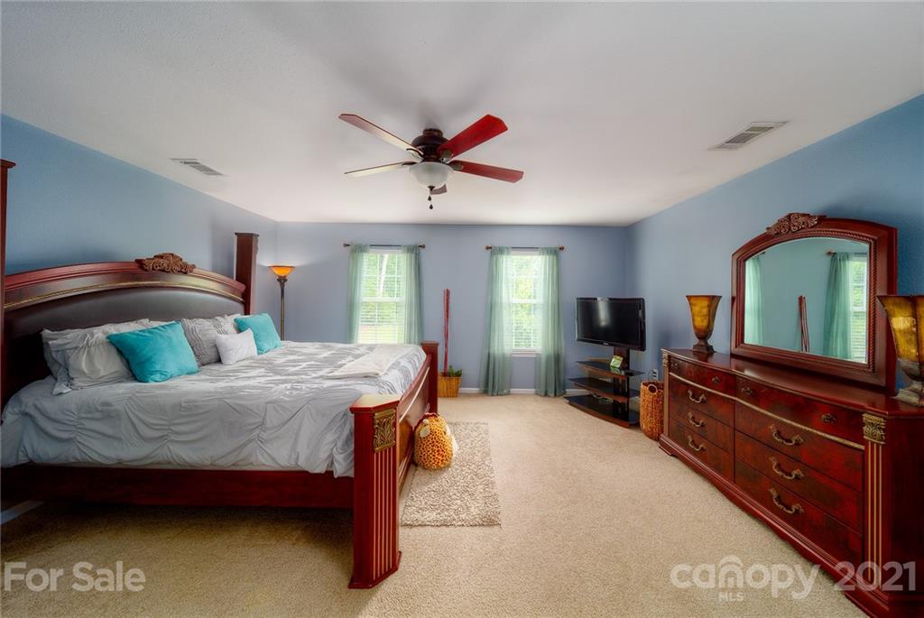 5511 Keener Ridge Road, Unit 70 Charlotte, NC 28216 - Photo 34 of 47 Gallery Image 34