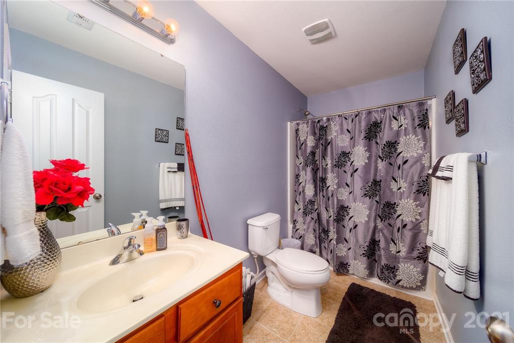 5511 Keener Ridge Road, Unit 70 Charlotte, NC 28216 - Photo 39 of 47 Gallery Image 39