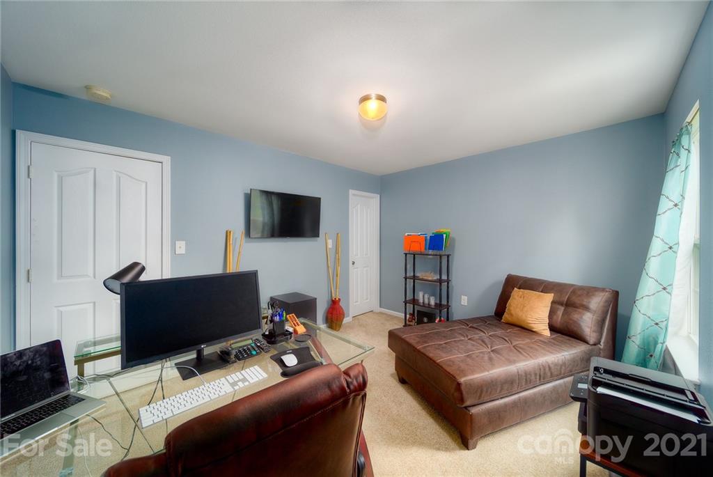 5511 Keener Ridge Road, Unit 70 Charlotte, NC 28216 - Photo 45 of 47 Gallery Image 45