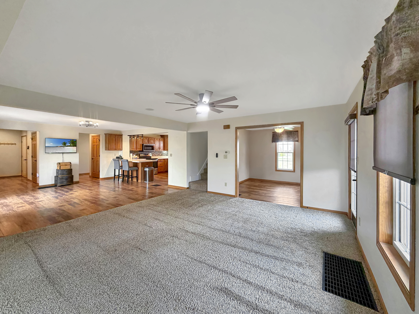 9214 North Waddams Grove Road Lena, IL 61048 - Photo 10 of 52