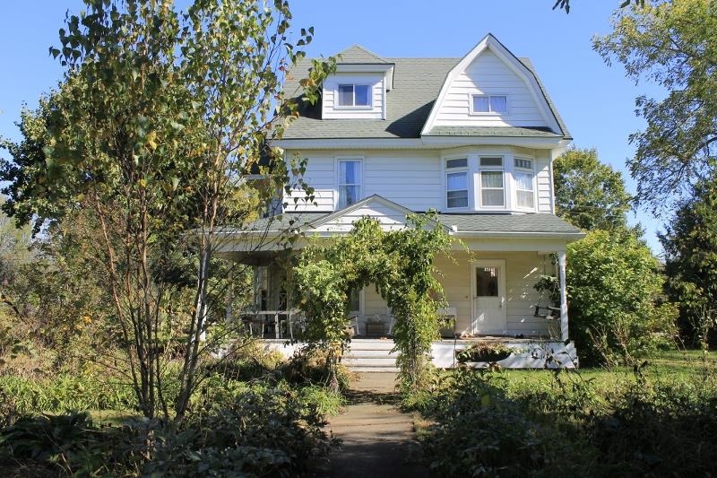 221 South Winsted Street Spring Green, WI 53588 - Photo 3 of 82