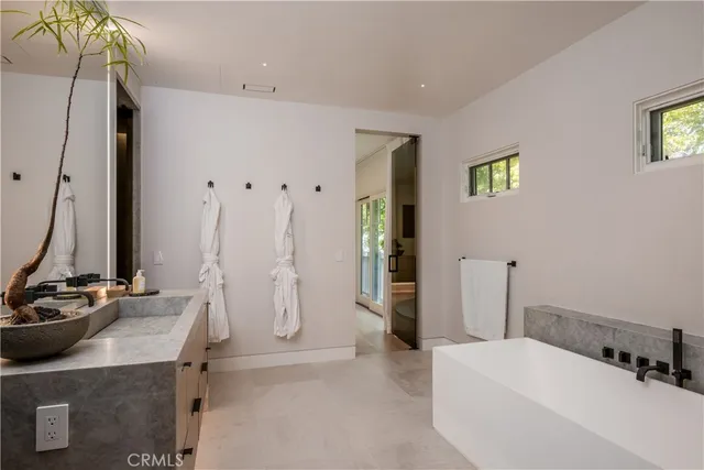 $19,995,000 | 1 Stickley Drive, Laguna Beach, CA 92651