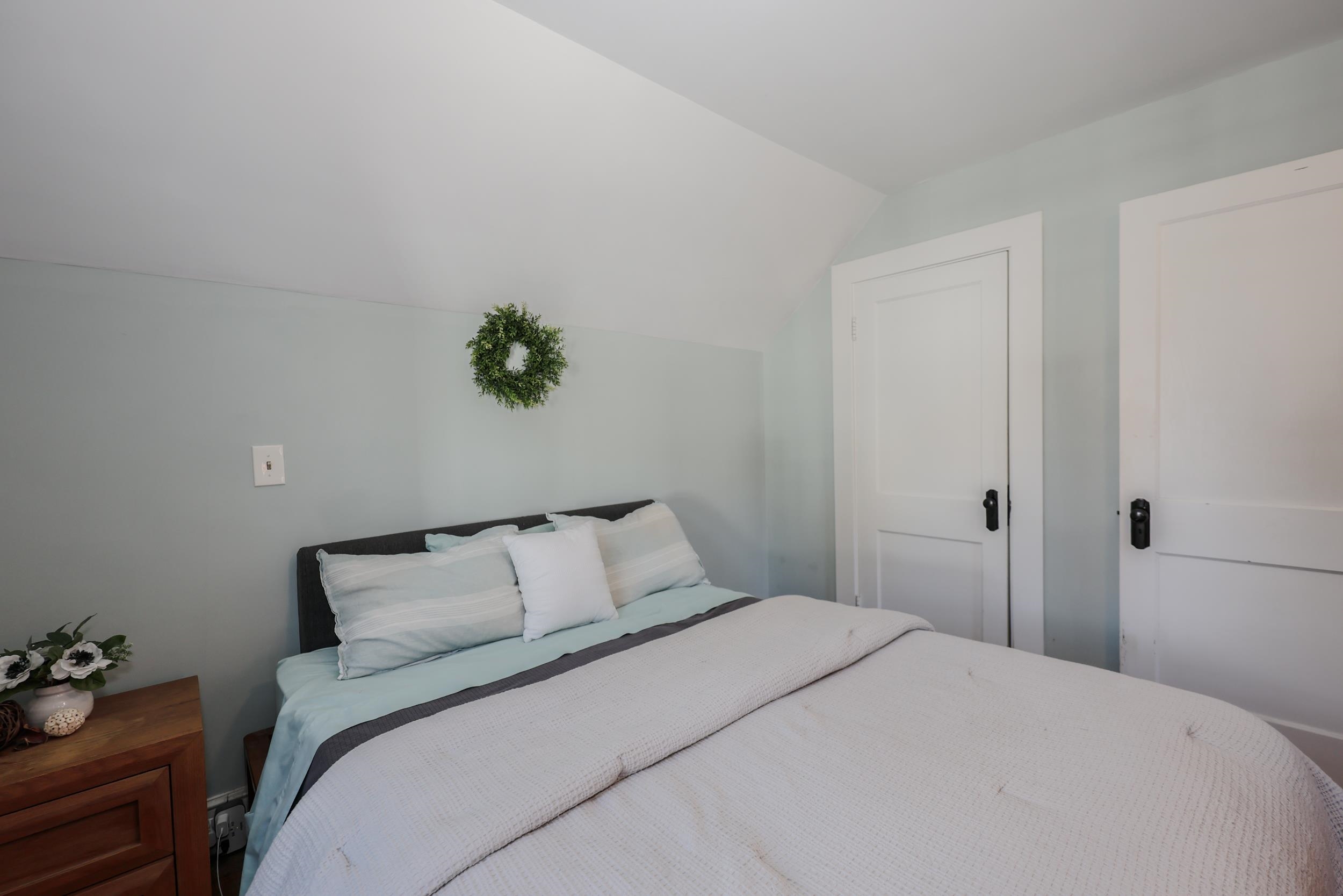 2104 Wellington Road Manchester, NH 03104 - Photo 9 of 29 Gallery Image 9