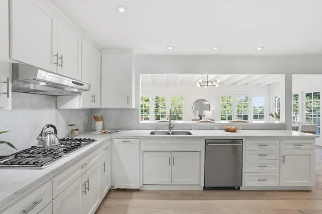 $2,798,000 | 915 Crestview Drive, San Carlos, CA 94070