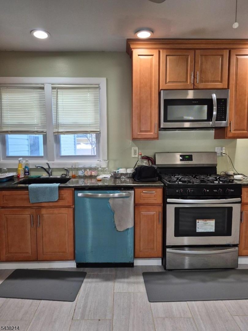 369 East 28th Street Paterson, NJ 07514 - Photo 8 of 15