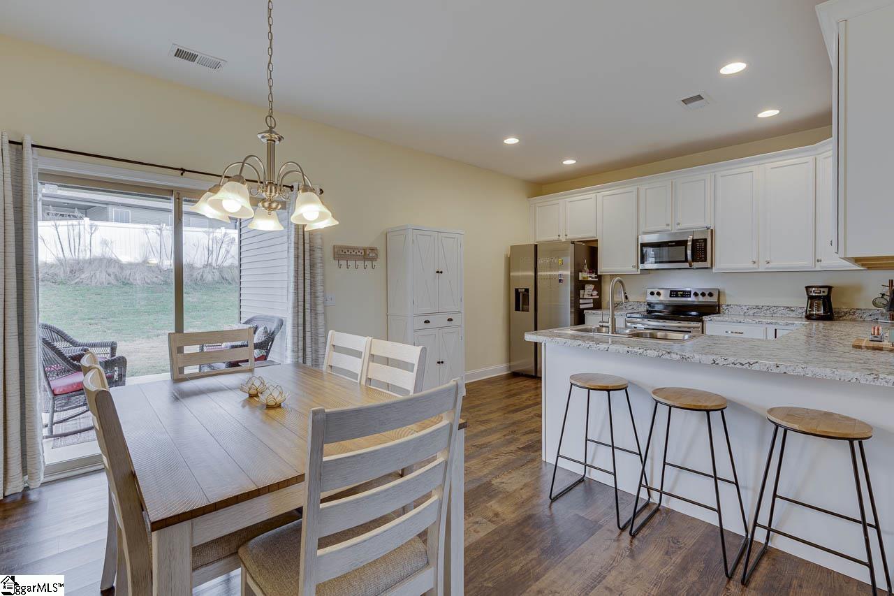 18 Forest Ridge Way Greenville, SC 29617 - Photo 13 of 37