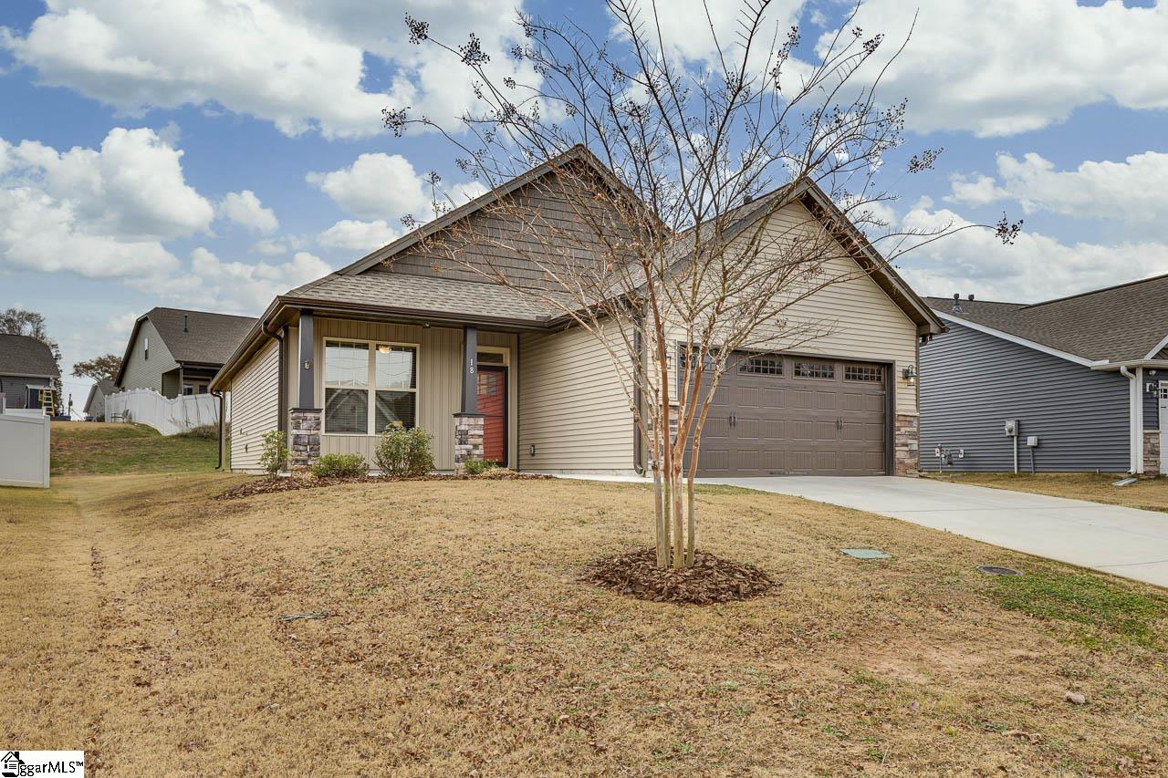 18 Forest Ridge Way Greenville, SC 29617 - Photo 3 of 37