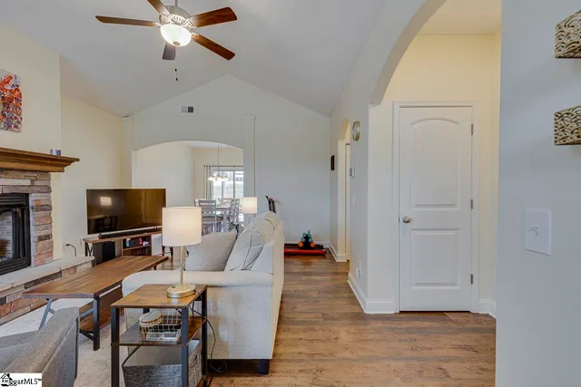 $324,700 | 18 Forest Ridge Way, Greenville, SC 29617