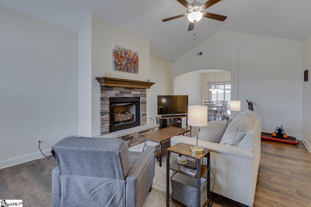 18 Forest Ridge Way Greenville, SC 29617 - Photo 7 of 37