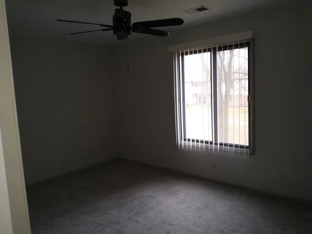 $2,500 | 905 Surrey Drive, Unit 2B, Schaumburg, IL 60193