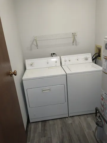 $2,500 | 905 Surrey Drive, Unit 2B, Schaumburg, IL 60193