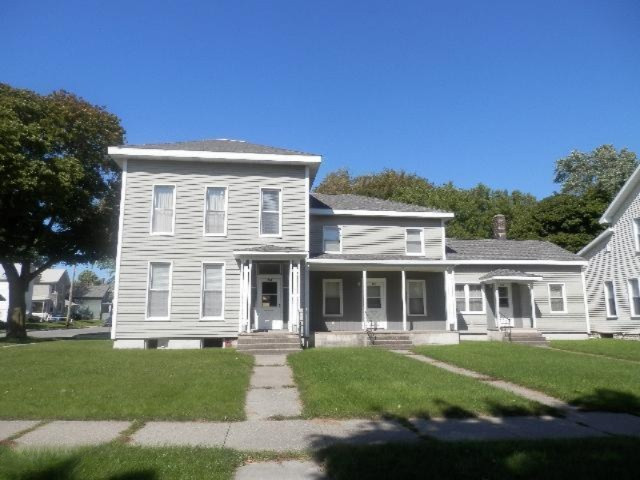 260 3rd Street Manistee, MI 49660 - Photo 11 of 32 264 Third Street