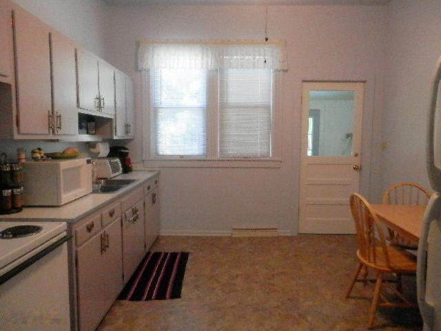 260 3rd Street Manistee, MI 49660 - Photo 4 of 32 256 Third St Kitchen