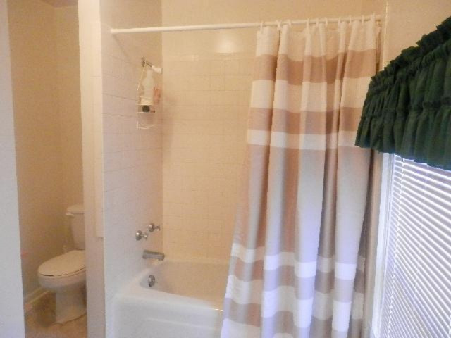 260 3rd Street Manistee, MI 49660 - Photo 9 of 32 262 Third St Main Bath
