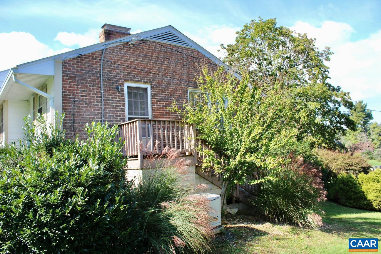 1625 Edgehill Road Waynesboro, VA 22980 - Photo 6 of 29 Gallery Image 6