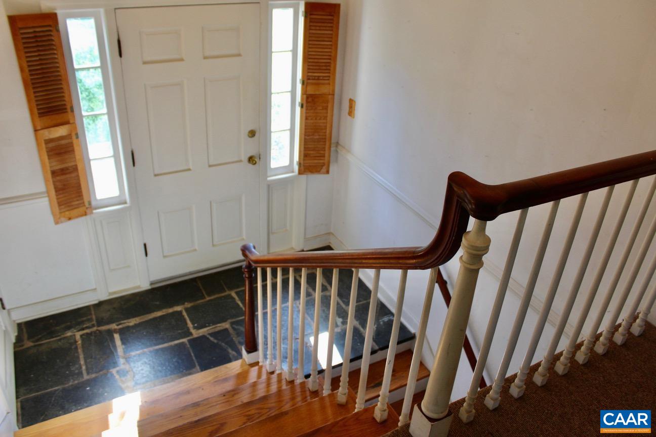 1625 Edgehill Road Waynesboro, VA 22980 - Photo 7 of 29 Gallery Image 7