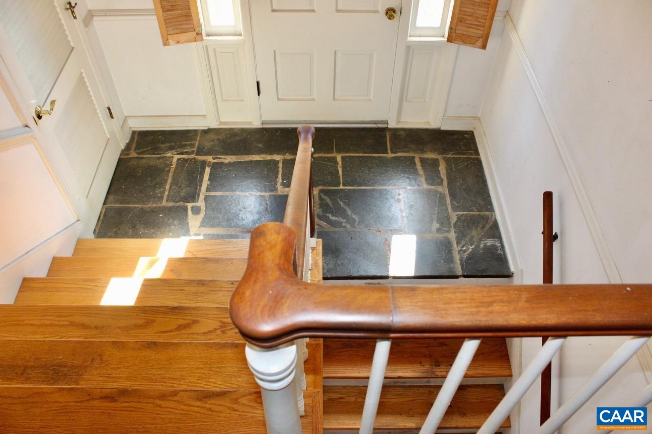 1625 Edgehill Road Waynesboro, VA 22980 - Photo 8 of 29 Gallery Image 8