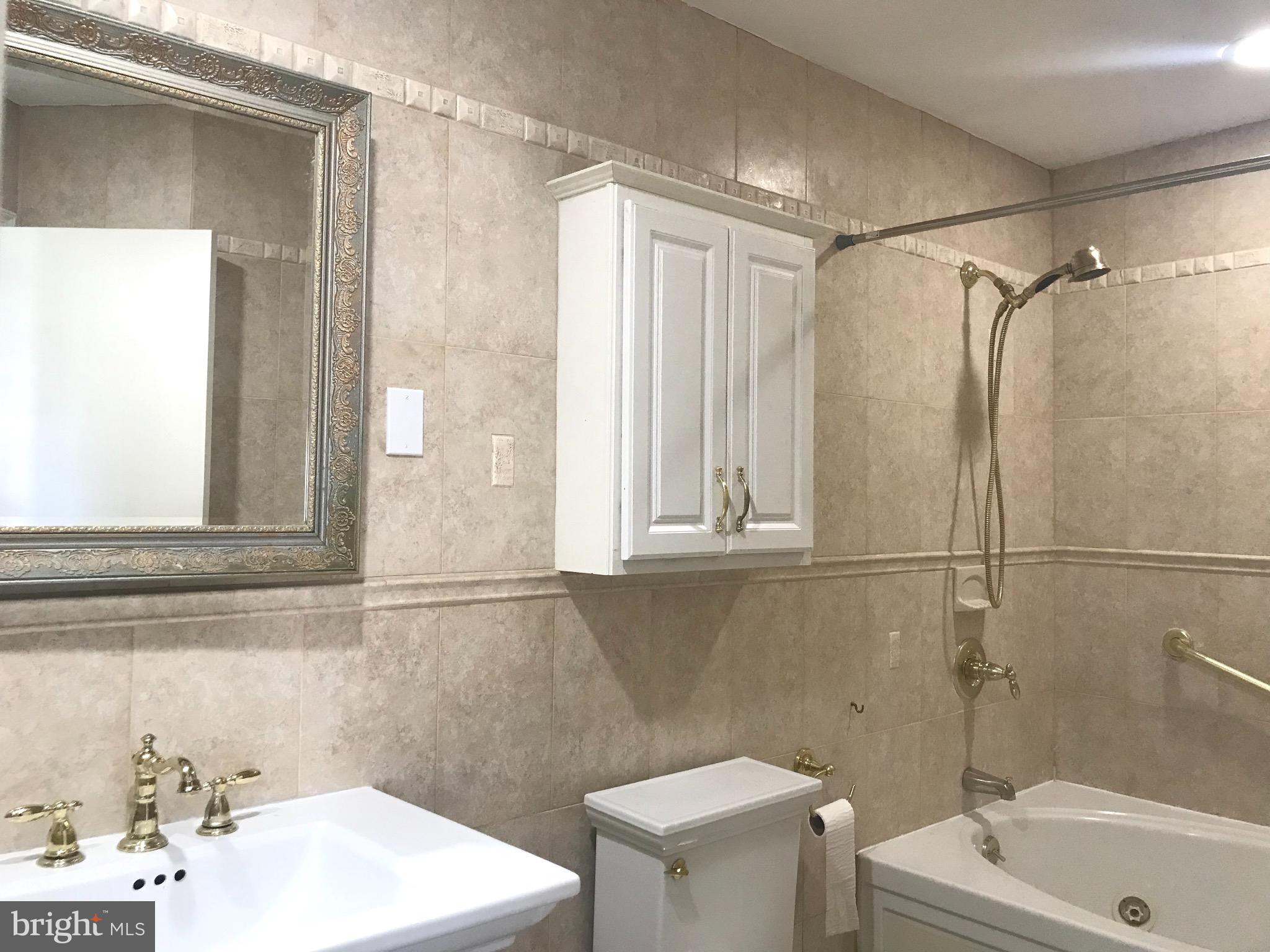 306 Andover Place Robbinsville, NJ 08691 - Photo 11 of 14 Bathroom