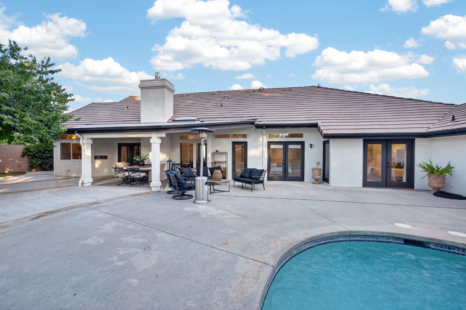 601 Decatur Avenue Clovis, CA 93611 - Photo 55 of 62 a view of a house with patio