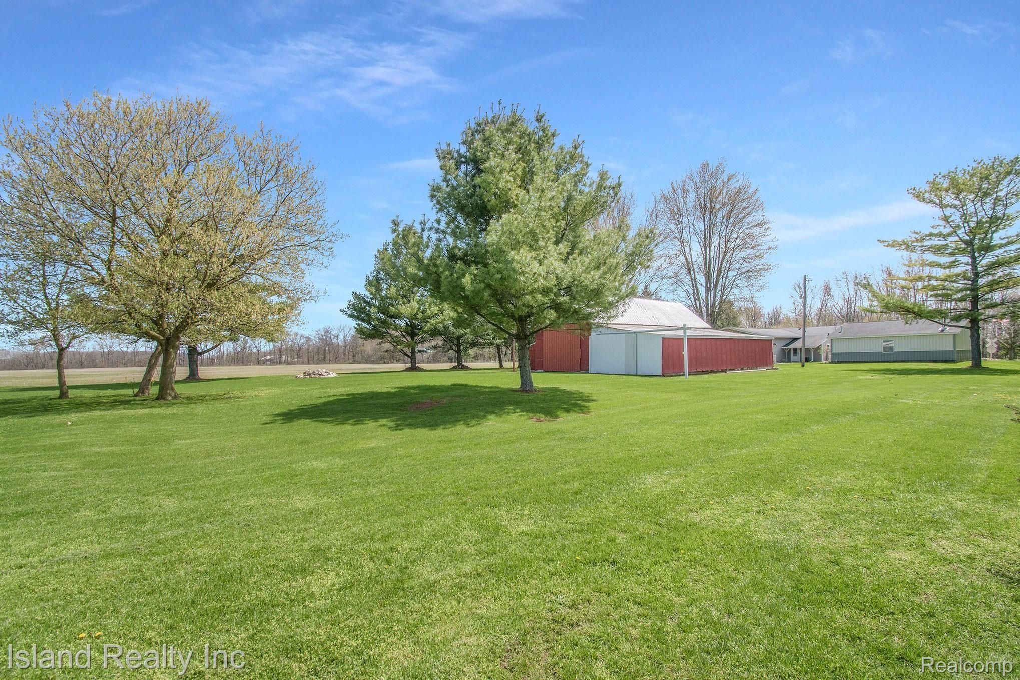 12530 Creek Road Carleton, MI 48117 - Photo 28 of 30 DSC_0130.jpg