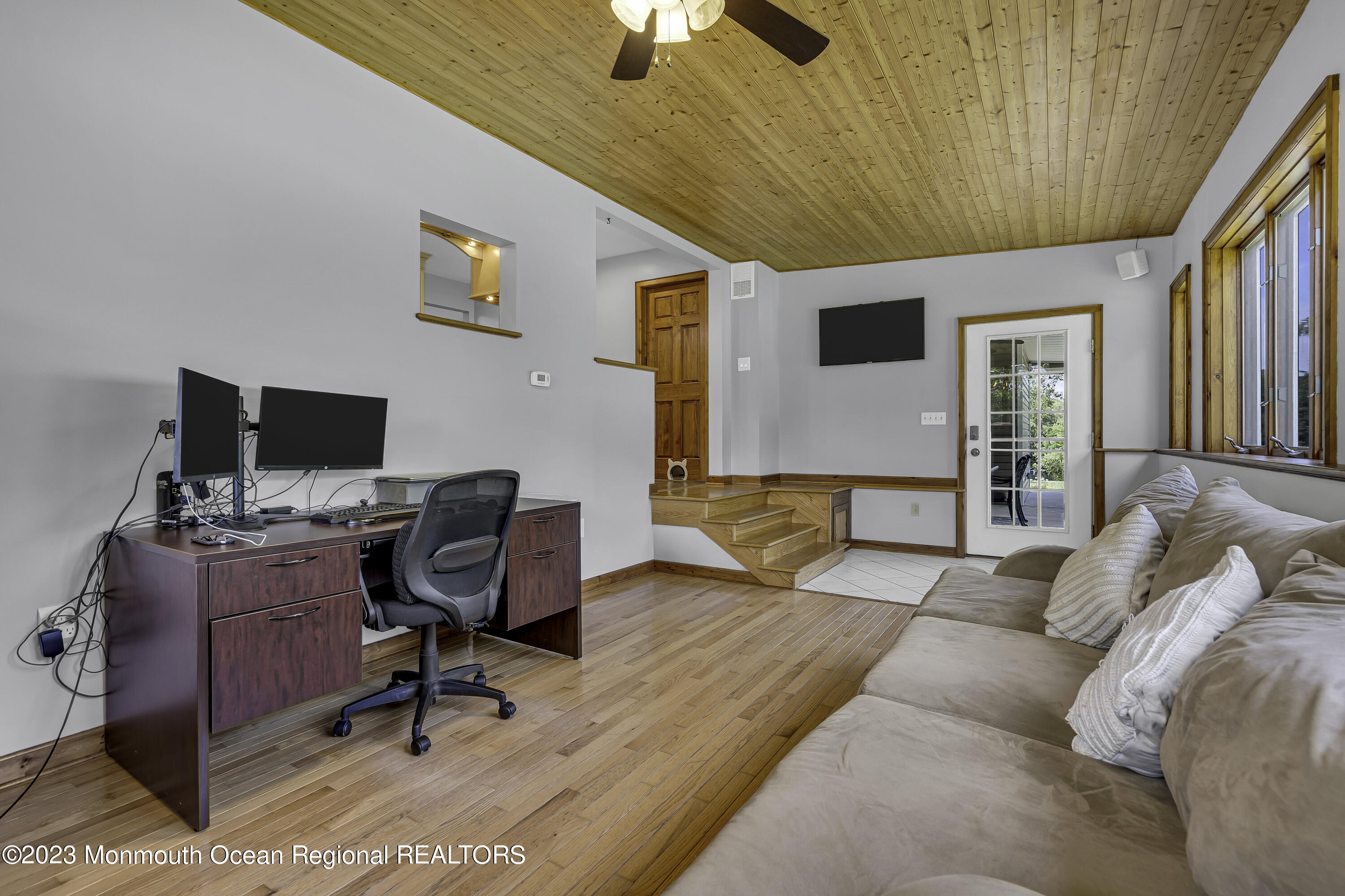 3 Allen Terrace New Egypt, NJ 08533 - Photo 34 of 97 a livingroom with workspace and a couch
