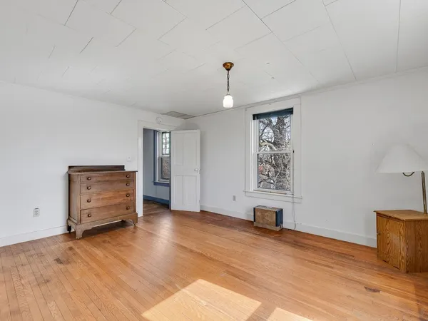 $349,000 | 166 South Street, New Haven, VT 05472