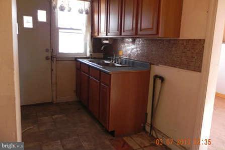 4317 Cortez Road Baltimore, MD 21225 - Photo 5 of 12 Kitchen