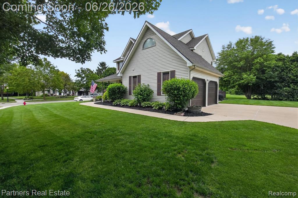 627 West Caledonia Street Howell, MI 48843 - Photo 3 of 66