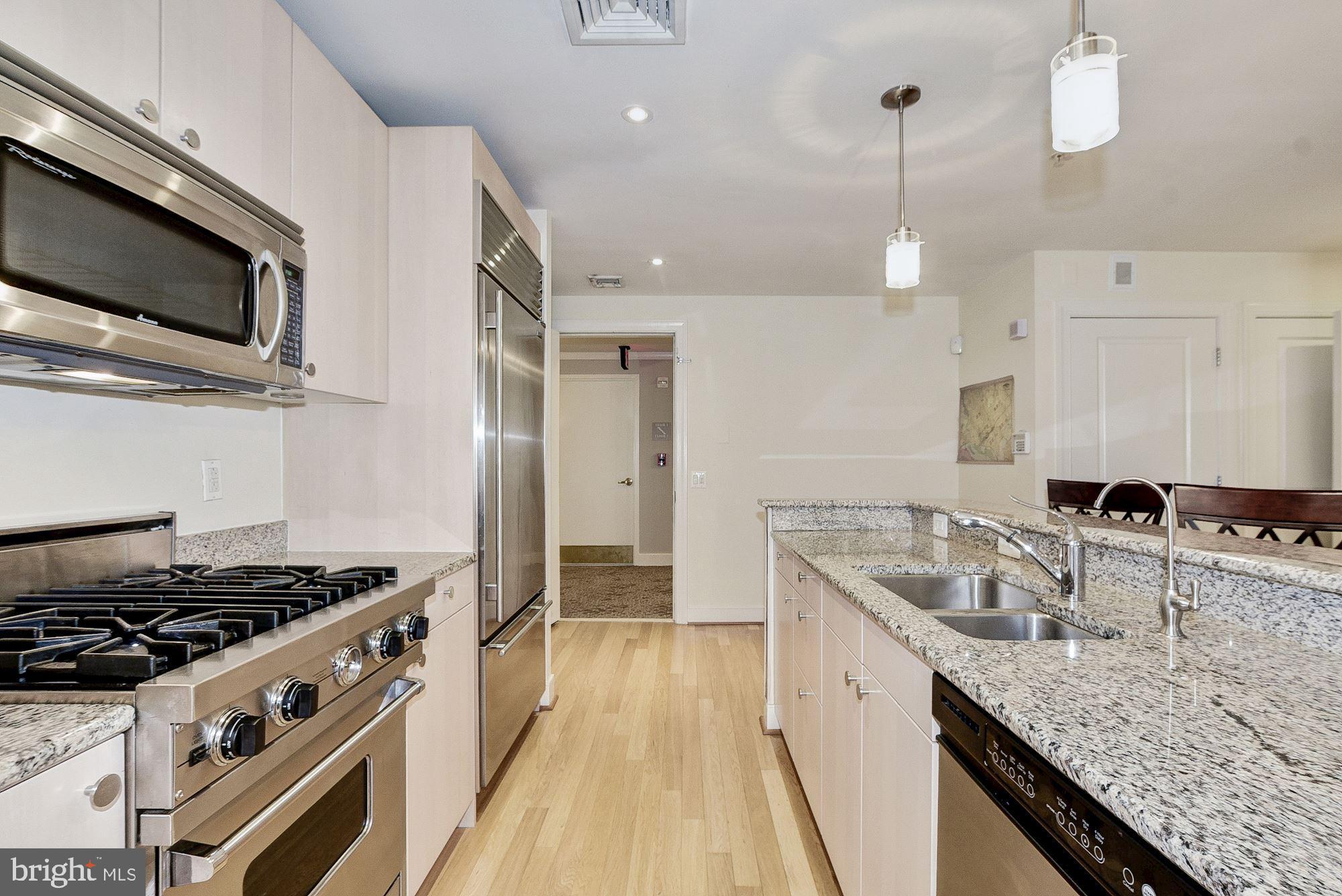 2425 L Street Northwest, Unit 708 Washington, DC 20037 - Photo 4 of 26