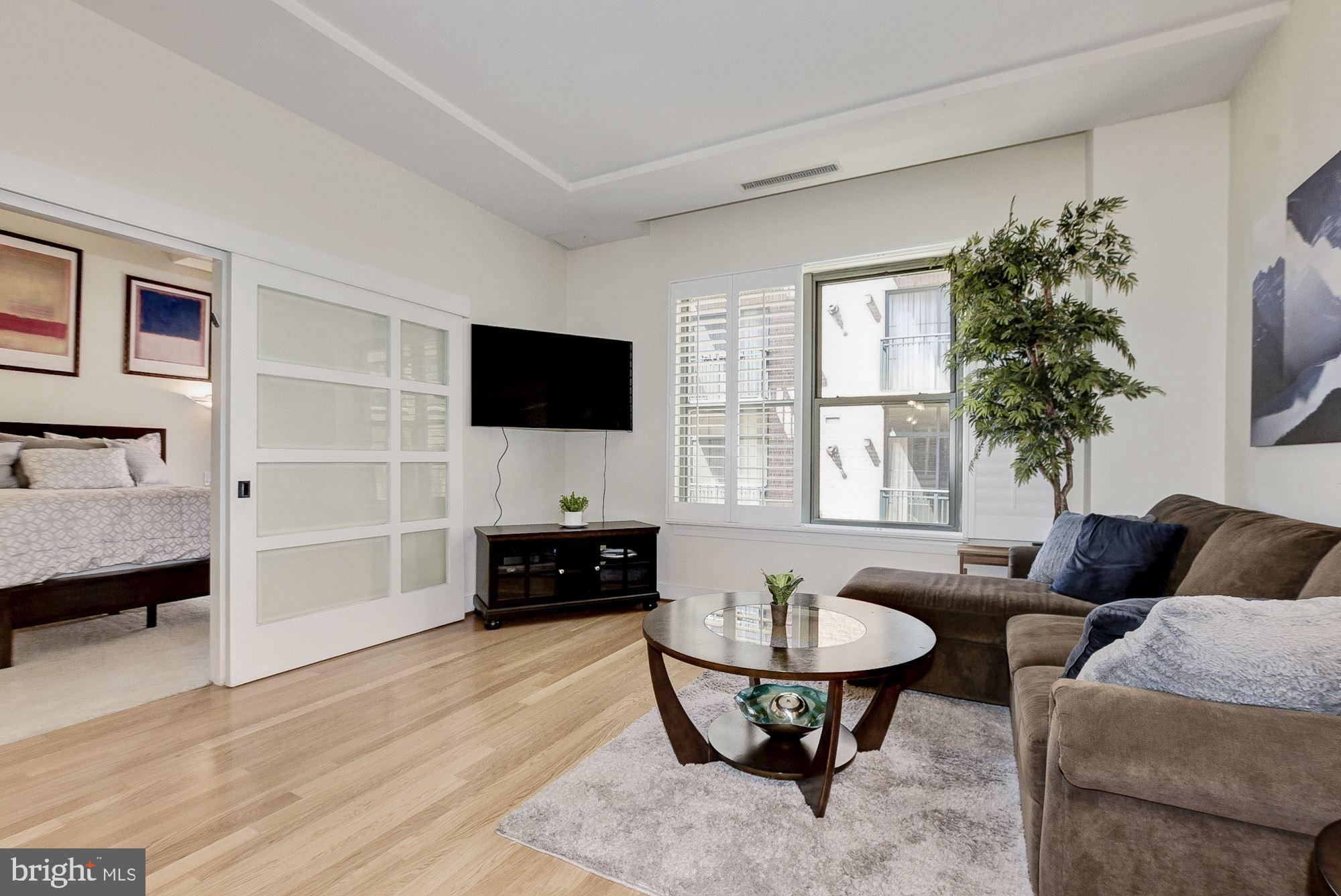 2425 L Street Northwest, Unit 708 Washington, DC 20037 - Photo 6 of 26