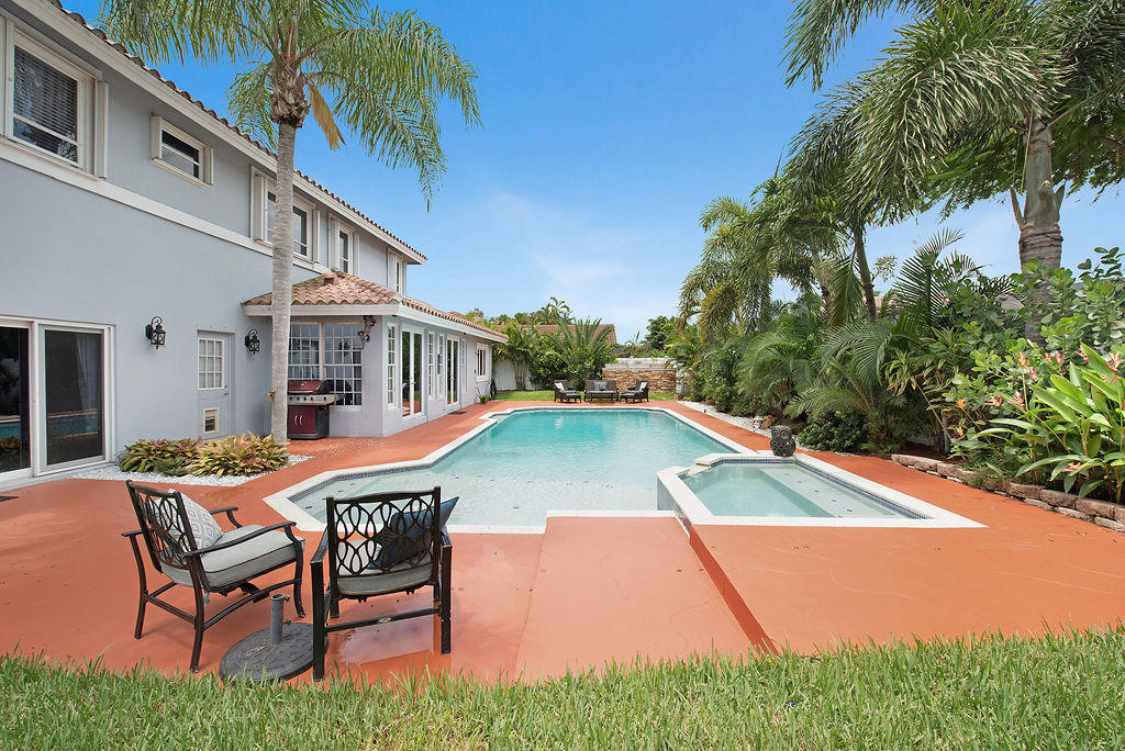 6183 Greenview Terrace Boca Raton, FL 33433 - Photo 3 of 26 Private oasis