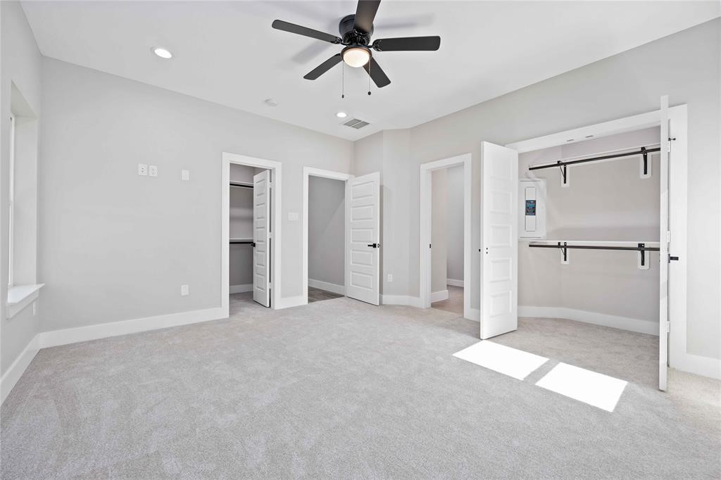 2118 Dan Street Houston, TX 77020 - Photo 16 of 35 a view of empty room with ceiling fan
