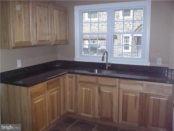 905 Ashbourne Road Cheltenham, PA 19012 - Photo 13 of 25 Kitchen