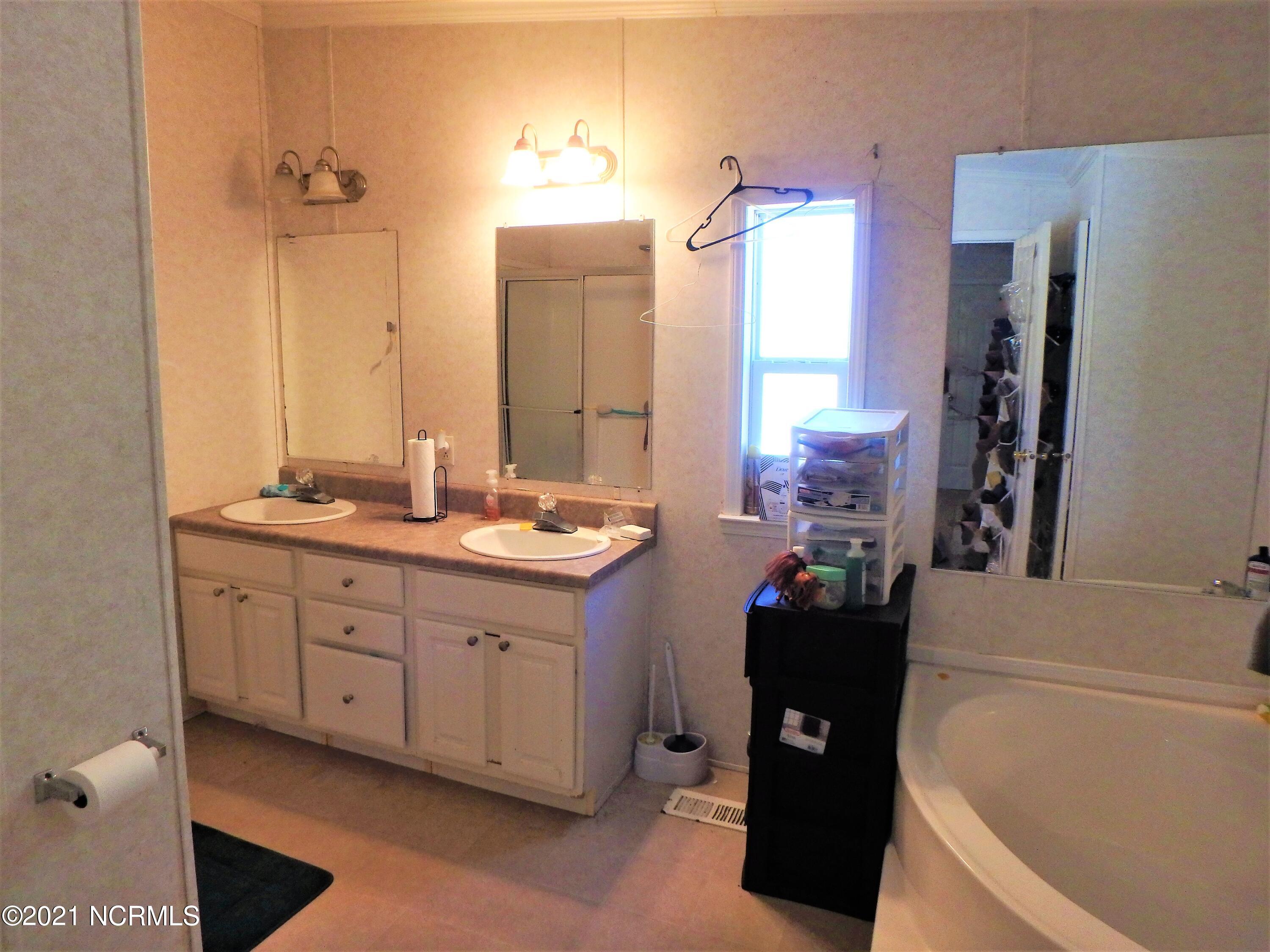 1072 Wells Road Jacksonville, NC 28540 - Photo 11 of 19 1.9