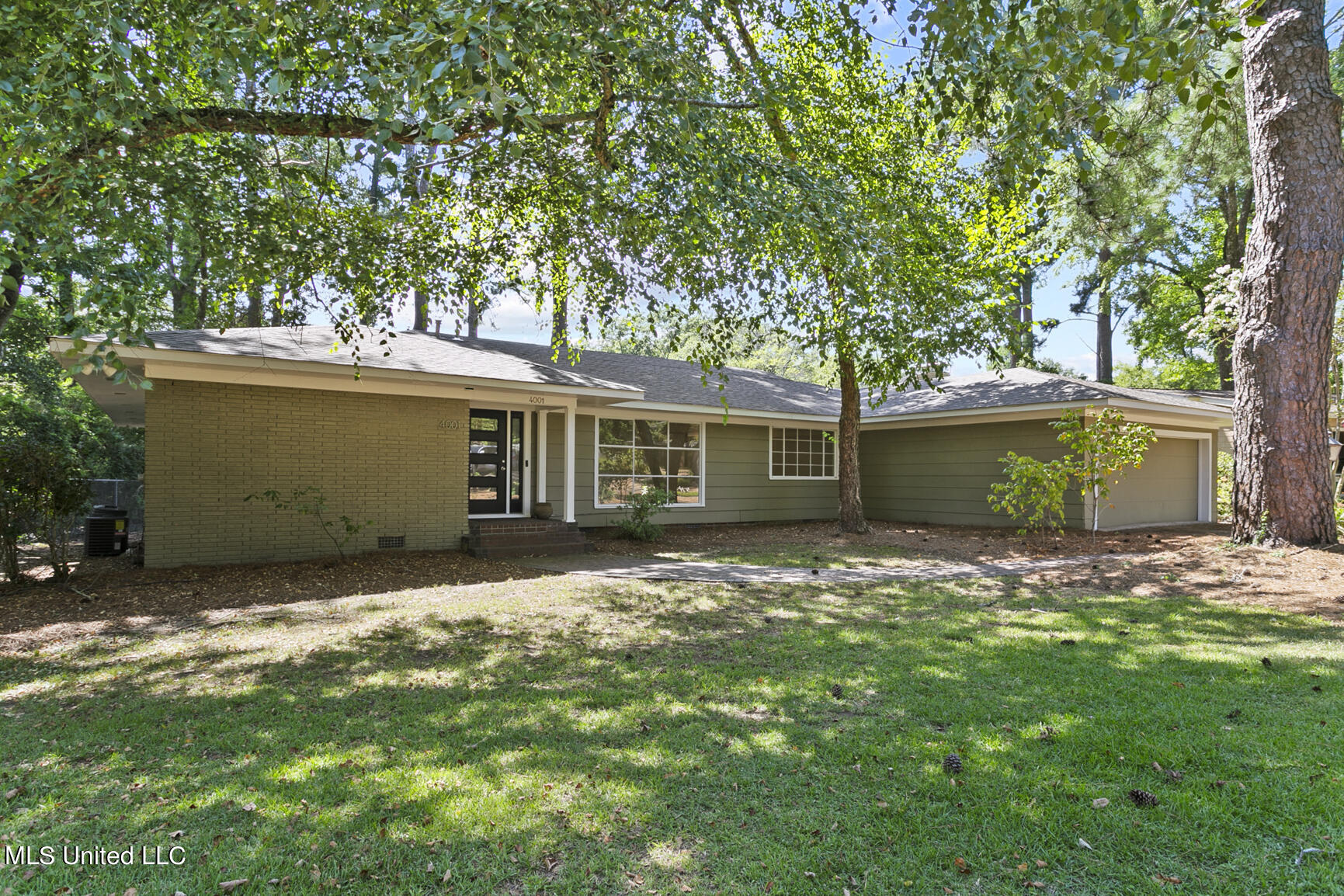 4001 Cabell Lane Jackson, MS 39206 - Photo 1 of 31 1